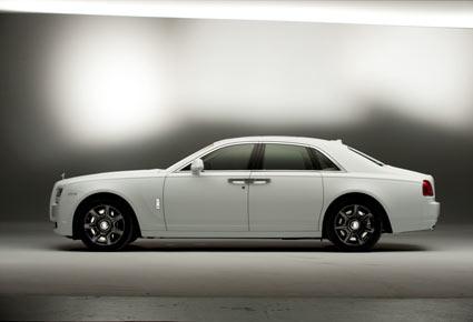 المملكة العربية السعودية تستقبل سيّارة رولز-رويس جوست من فئة "الأبيض والاسود"